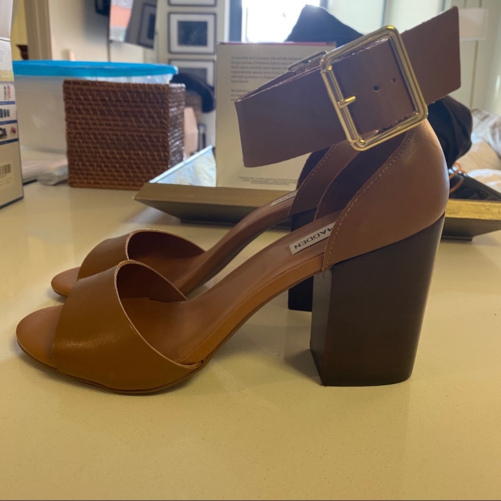 Steve Madden Estoriaa heel sandals 7.5 never worn